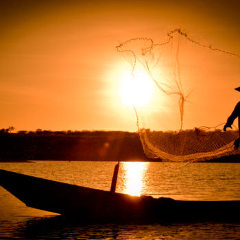 Photography titled "Pescador lançando a…" by Elton Abreu, Original Artwork, Digital Photography