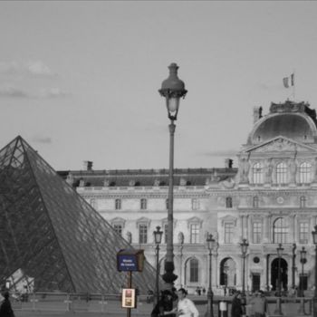 Photography titled "Le Louvre - Paris -…" by Man, Original Artwork