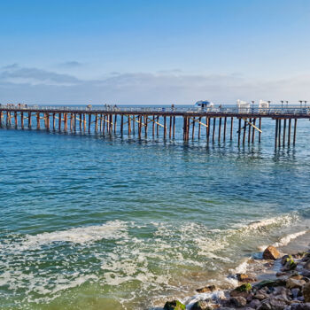 Photographie intitulée "Malibu Pier, an ico…" par Emaga Travels By Emaga Art, Œuvre d'art originale, Photographie numérique