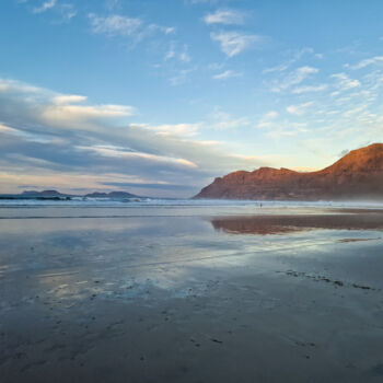 Photographie intitulée "Sunset at Playa de…" par Emaga Travels By Emaga Art, Œuvre d'art originale, Photographie numérique