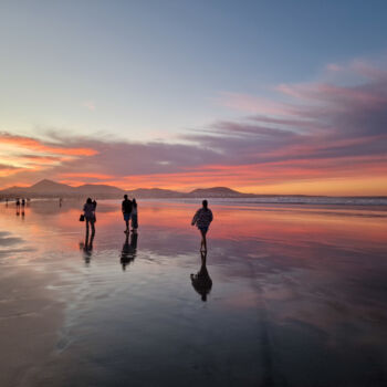 Fotografia intitolato "Sunset at Playa de…" da Emaga Travels By Emaga Art, Opera d'arte originale, Fotografia digitale