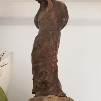 Скульптура под названием "12191989-9860109347…" - E.Minoia, Подлинное произведение искусства, Терракота