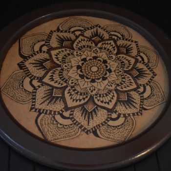 Dibujo titulada "Mandala Flower" por Emilano Arts, Obra de arte original, Madera