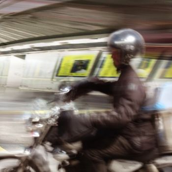 Photographie intitulée "moto fear" par Emmanuel Jahan, Œuvre d'art originale