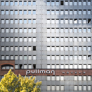 Photographie intitulée "Pullman ( limité 11…" par Emmanuel Passeleu, Œuvre d'art originale, Photographie numérique