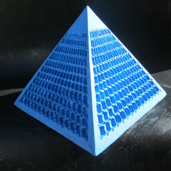 「piramide dark blue…」というタイトルの彫刻 Ennioによって, オリジナルのアートワーク, テラコッタ