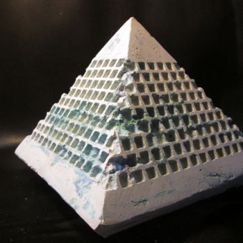 Γλυπτική με τίτλο "la piramide della m…" από Ennio, Αυθεντικά έργα τέχνης, Άλλος