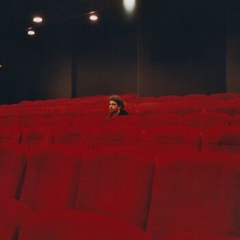 Photographie intitulée "cinéma III." par Enora B., Œuvre d'art originale, Photographie argentique