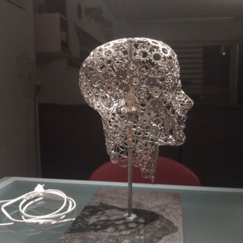 Skulptur mit dem Titel "Pensamientos mecáni…" von Enric Alonso Masana, Original-Kunstwerk, Metalle