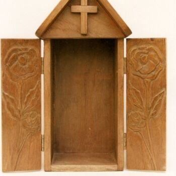 Sculpture titled "oratório tipo capel…" by Kin, Original Artwork, Wood