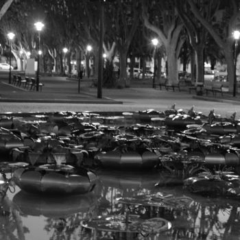 Photographie intitulée "Perpignan- Square" par Erealpha, Œuvre d'art originale