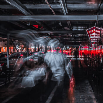 Fotografia intitolato "Street ghost in Tel…" da Eric Lespinasse, Opera d'arte originale, Fotografia digitale Montato su Allu…