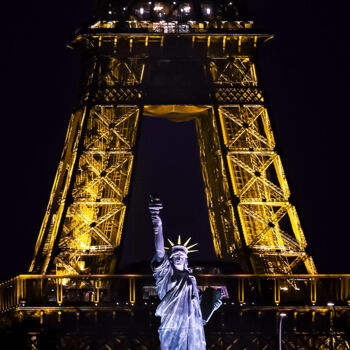Photography titled "#2 - Paris My Love" by Eric Lespinasse, Original Artwork, Digital Photography Mounted on Aluminium