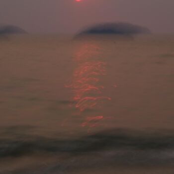 Photography titled "Soleil 0xB82FC0 #1/3" by Éric Petr, Original Artwork, Non Manipulated Photography