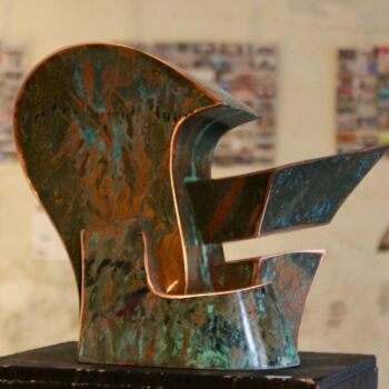 Sculpture titled "L'idée cuivrée" by Eric Vialla (Tweak), Original Artwork, Metals