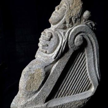 Escultura intitulada "Prieur à la Harpe" por Erwan Espinasse, Obras de arte originais, Pedra