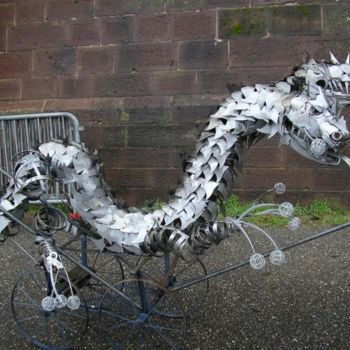 Skulptur mit dem Titel "le dragon des mers" von Carole Louise Barbier, Original-Kunstwerk