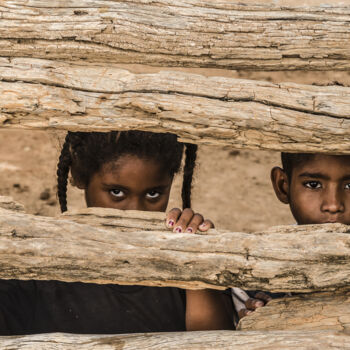 Fotografia intitulada "Criançassertanejas" por Eugenio Junior, Obras de arte originais, Fotografia Não Manipulada