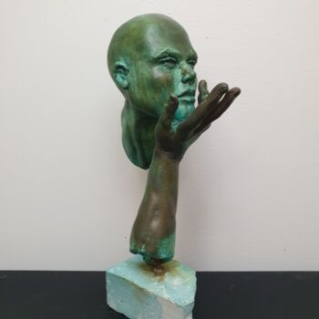 Skulptur mit dem Titel "Le souffle du Print…" von Eva Czaplicki, Original-Kunstwerk, Gips