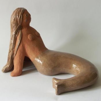 「Serena」というタイトルの彫刻 Eva Rouwensによって, オリジナルのアートワーク, テラコッタ