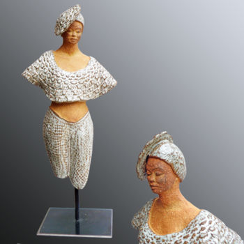 Sculpture titled "Sonia" by Evelyne Delanaud, Original Artwork, Terra cotta