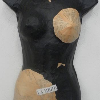 Sculpture titled "buste la mère" by Evelyne Dominault, Original Artwork, Mixed Media