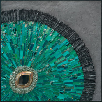 Sculpture titled "U vert" by Fabienne Le Pajolec Moree, Original Artwork, Mosaic Mounted on Wood Panel
