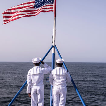 Fotografie mit dem Titel "American flag raisi…" von Fabrizio Villa, Original-Kunstwerk, Digitale Fotografie