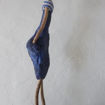 Скульптура под названием "Un invité dans mon…" - Fanny Libel, Подлинное произведение искусства, Дерево