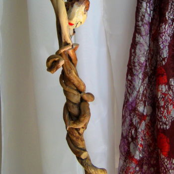 Скульптура под названием "Evolution Journey c…" - Fariba Rahaei, Подлинное произведение искусства, Дерево