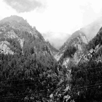 Photographie intitulée "Mountain" par Maëva Faure, Œuvre d'art originale, Photographie numérique