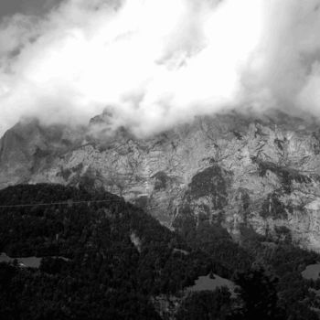 Photographie intitulée "Mountain #2" par Maëva Faure, Œuvre d'art originale, Photographie numérique