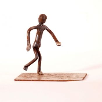 Escultura titulada "jugando al luche" por Adrian Fermandois, Obra de arte original, Metales