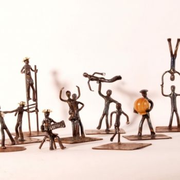 Sculpture titled "conjunto" by Adrian Fermandois, Original Artwork, Metals