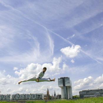 Фотография под названием "Jump into the sky" - Myriam, Подлинное произведение искусства, Цифровая фотография