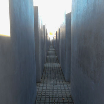 Fotografie mit dem Titel "Berlin Holocaust Ma…" von Myriam, Original-Kunstwerk, Digitale Fotografie