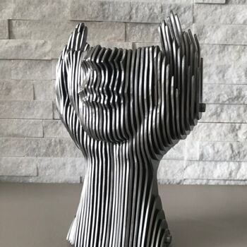 Escultura titulada "RilassataMente" por Filippo Pietro Castrovinci, Obra de arte original, Metales