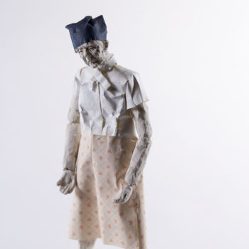 Scultura intitolato "Paper Puppet 10" da Fleur Elise Noble, Opera d'arte originale, Argilla