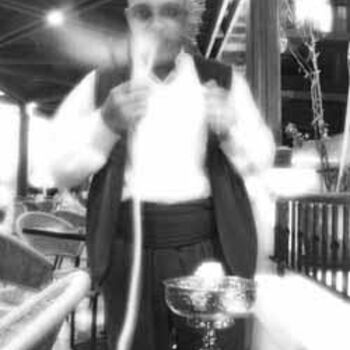Photographie intitulée "Le vendeur de fumée" par Florent Dorer, Œuvre d'art originale