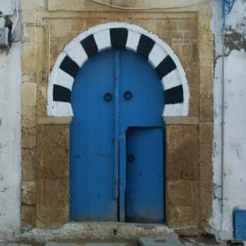 Photographie intitulée "Porte - Tunisie" par Florent Dorer, Œuvre d'art originale