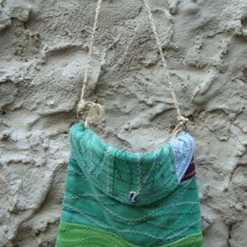 Artesanía titulada "Bolsa pequeña verde" por Florindart, Obra de arte original