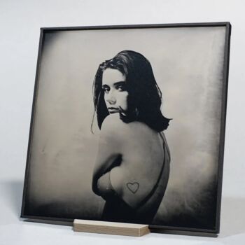 Fotografie mit dem Titel "Original Nude Ambro…" von Fluidherbarium, Original-Kunstwerk, Analog Fotografie