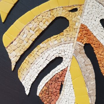 Escultura intitulada "Feuille jaune" por Francine Bonnet, Obras de arte originais, Mosaico Montado em Pedra