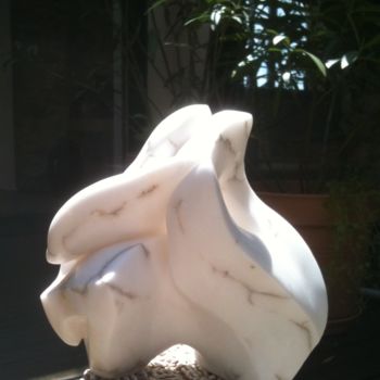 Скульптура под названием "Fascination" - Cédo, Подлинное произведение искусства, Камень