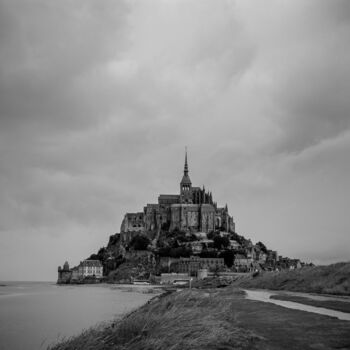 Photography titled "Mont Saint Michel 0…" by Franz Hümpfner, Original Artwork, Analog photography