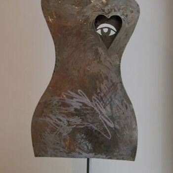 「Eye of the heart」というタイトルの彫刻 Fraser Patersonによって, オリジナルのアートワーク