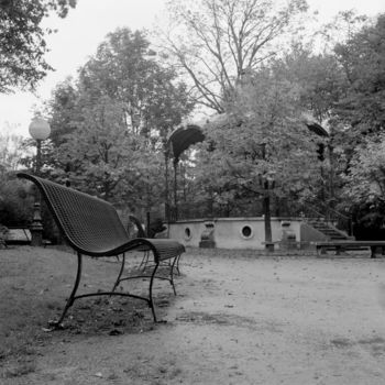 Fotografie mit dem Titel "le banc public" von Frédéric Duchesnay, Original-Kunstwerk, Analog Fotografie