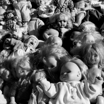 Photographie intitulée "Les poupées" par Frédéric Duchesnay, Œuvre d'art originale, Photographie argentique