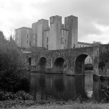 Photography titled "Le pont et le moulin" by Frédéric Duchesnay, Original Artwork, Analog photography