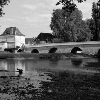Photographie intitulée "Cubjac le pont" par Frédéric Duchesnay, Œuvre d'art originale, Photographie argentique